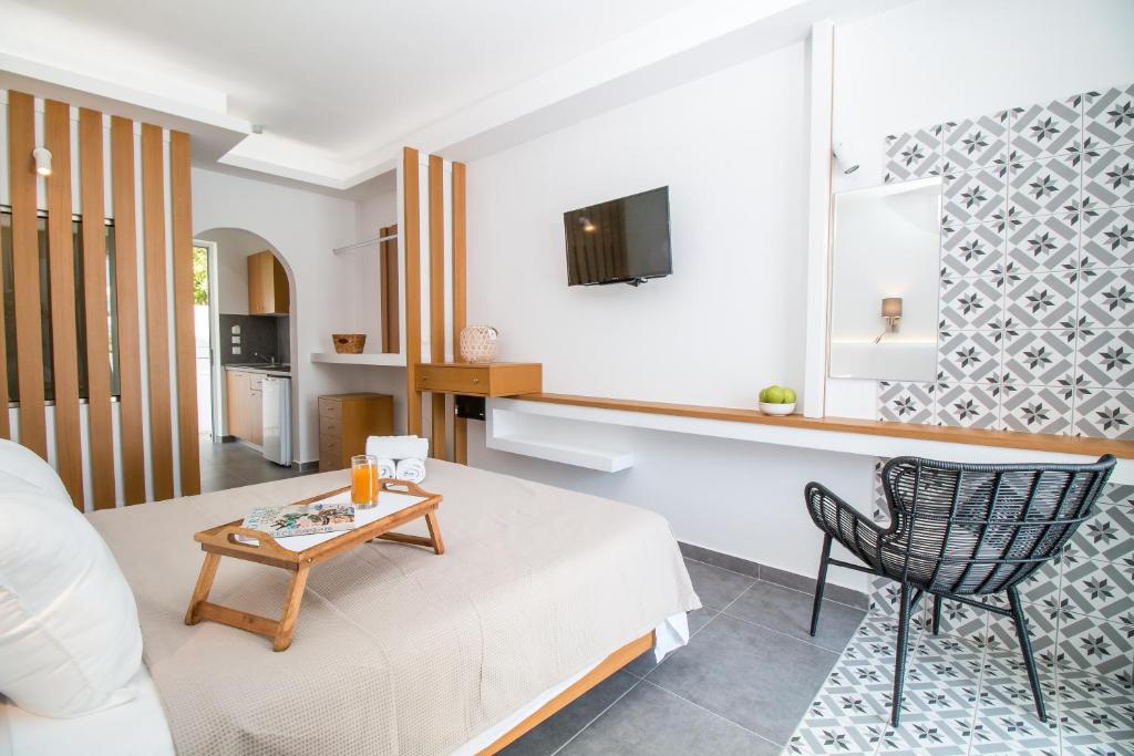 Alexander Studios & Suites - Adults Only photo