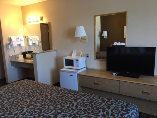 Days Inn by Wyndham Hurricane/Zion National Park Area photo