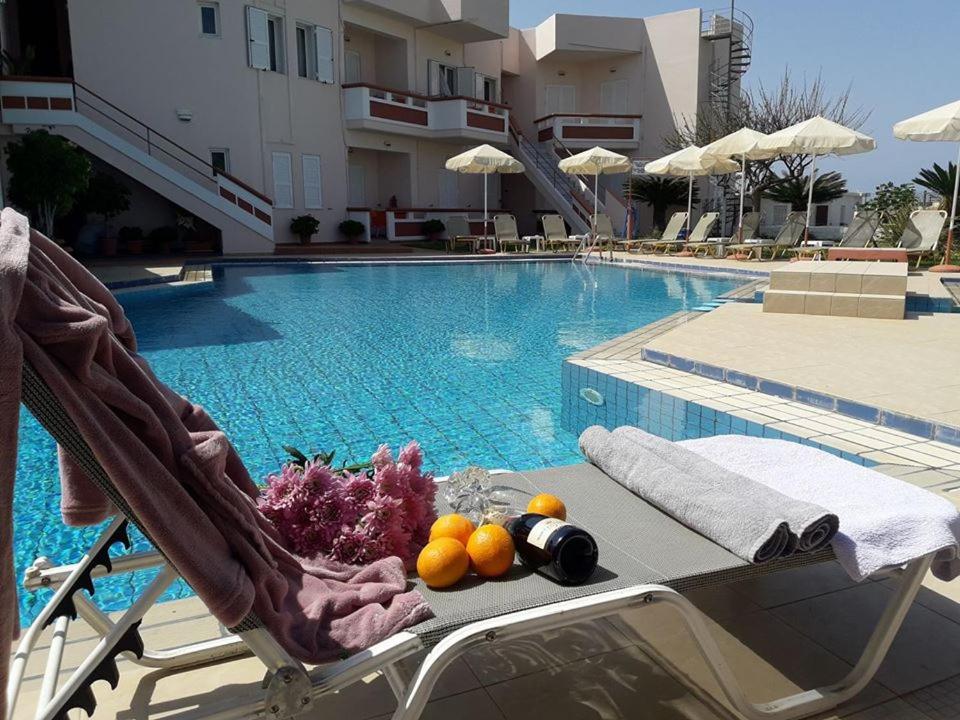 Jechrina — Hotel in Crete Island