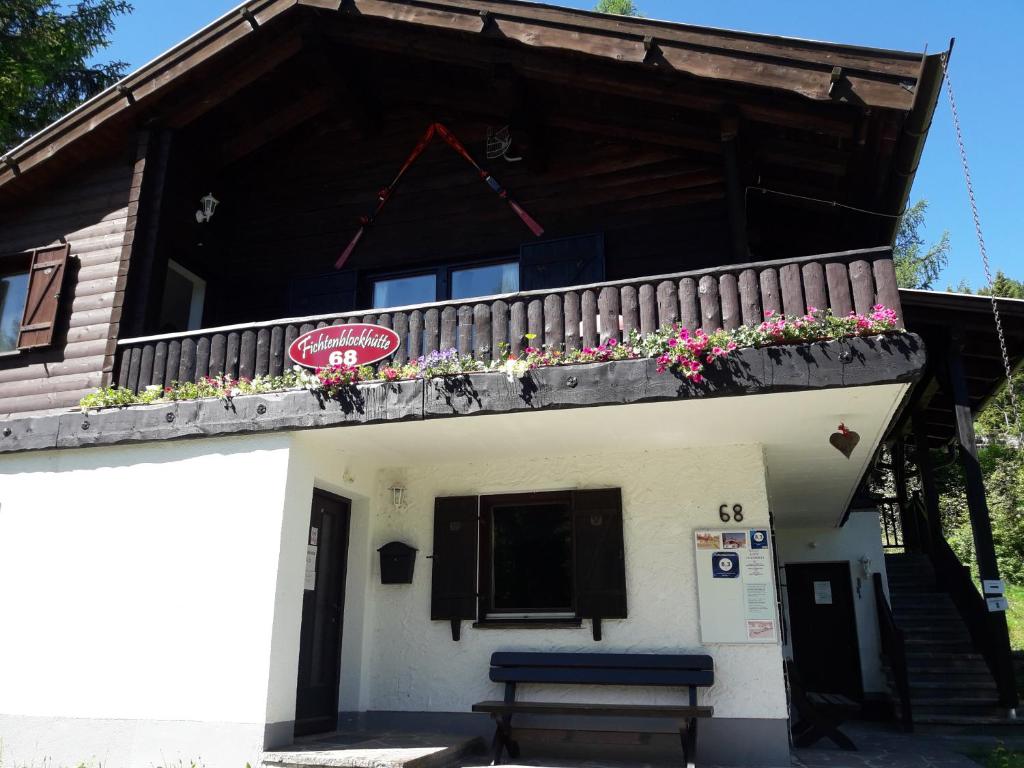 Fichtenblockhütte - 1