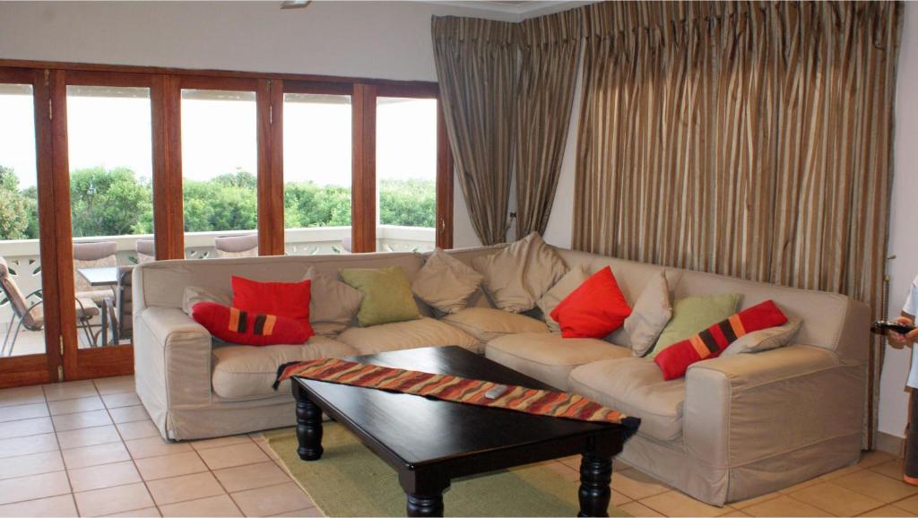 Four-Bedroom House with Plunge Pool