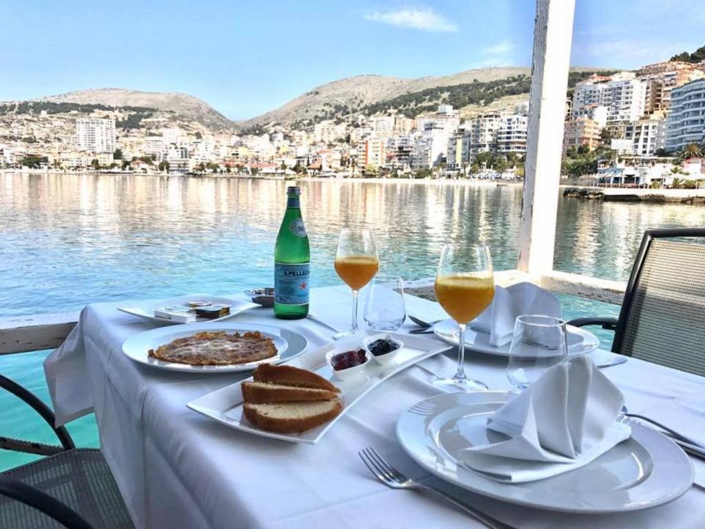 אוכל ומשקאות