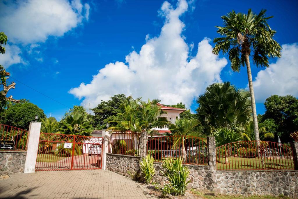 The Orchard Holiday Home — Hotel in Seychelles Islands