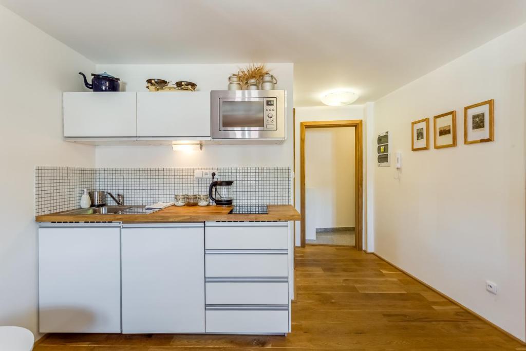Apartments No.59 Loket 전경
