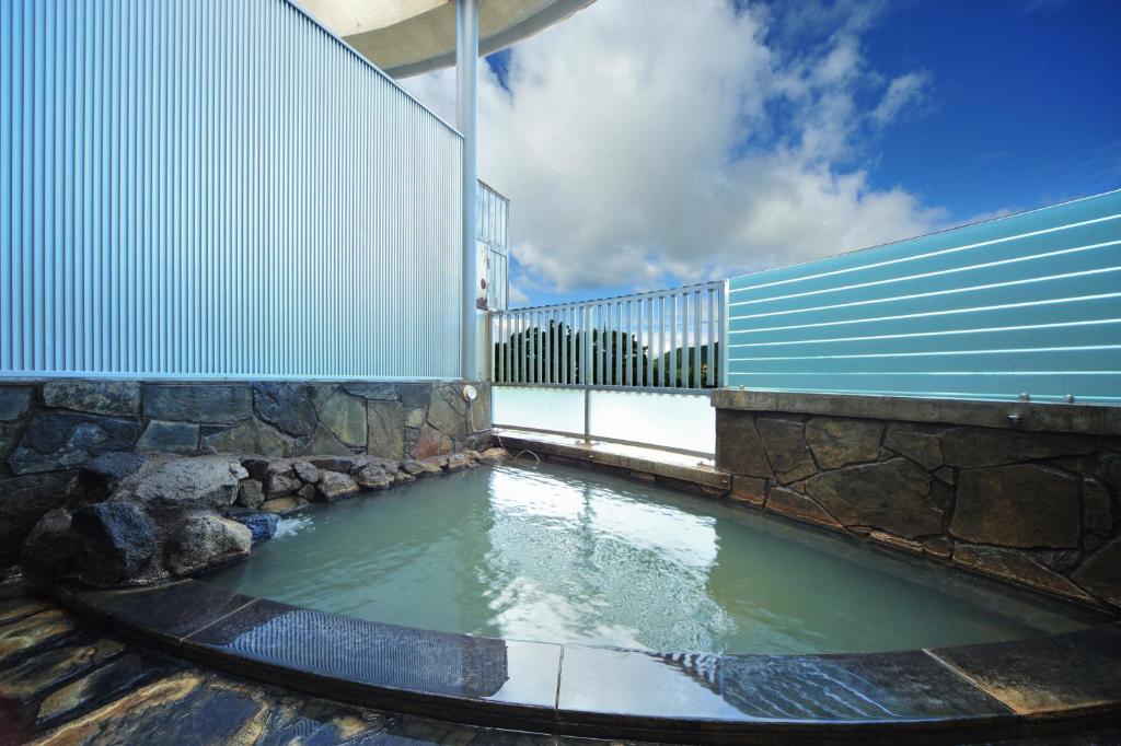 Open air bath