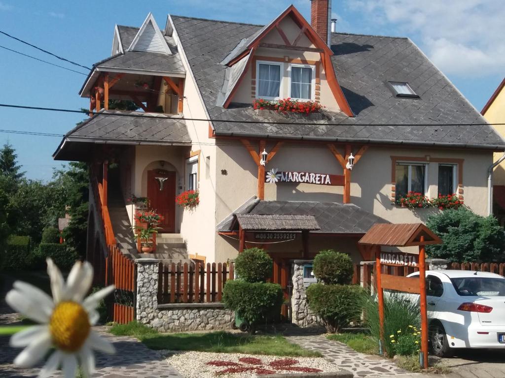 Margareta Panzio — Hotel in Sarospatak
