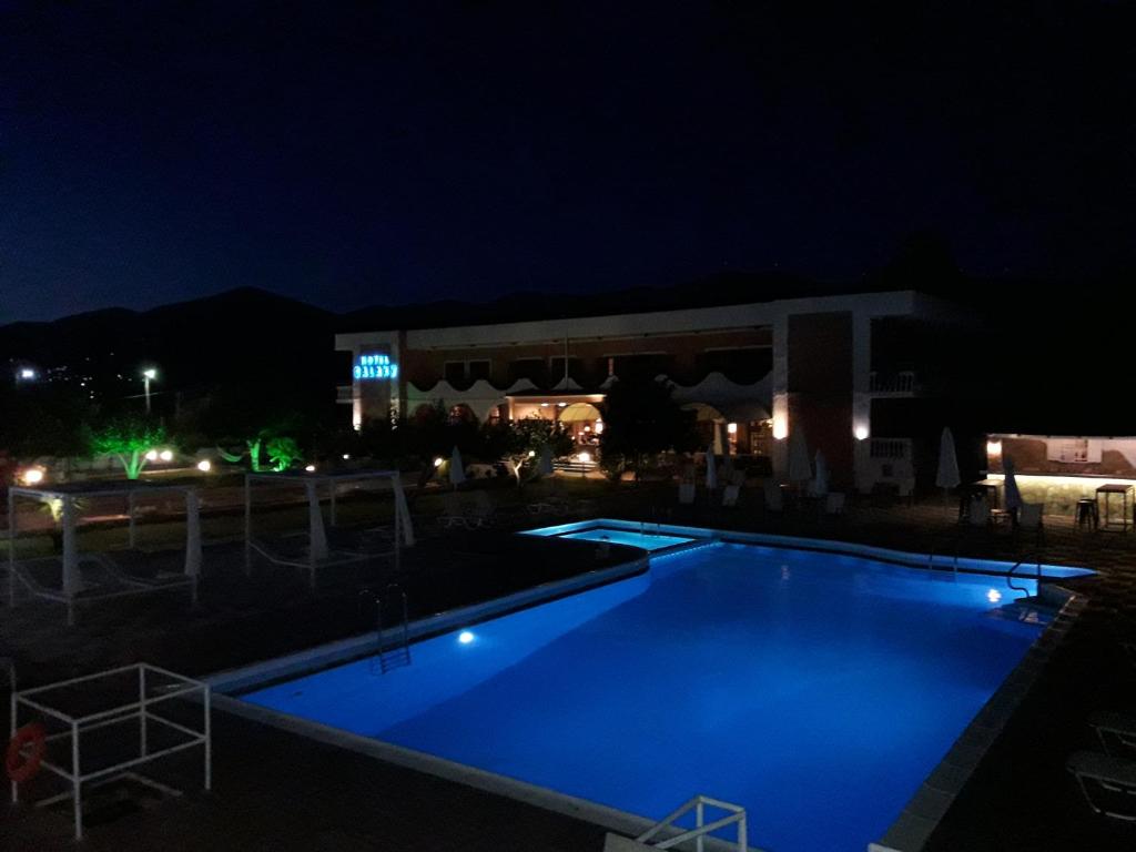 Swimming pool