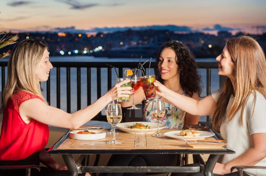 Grand Hotel Excelsior Photo 2