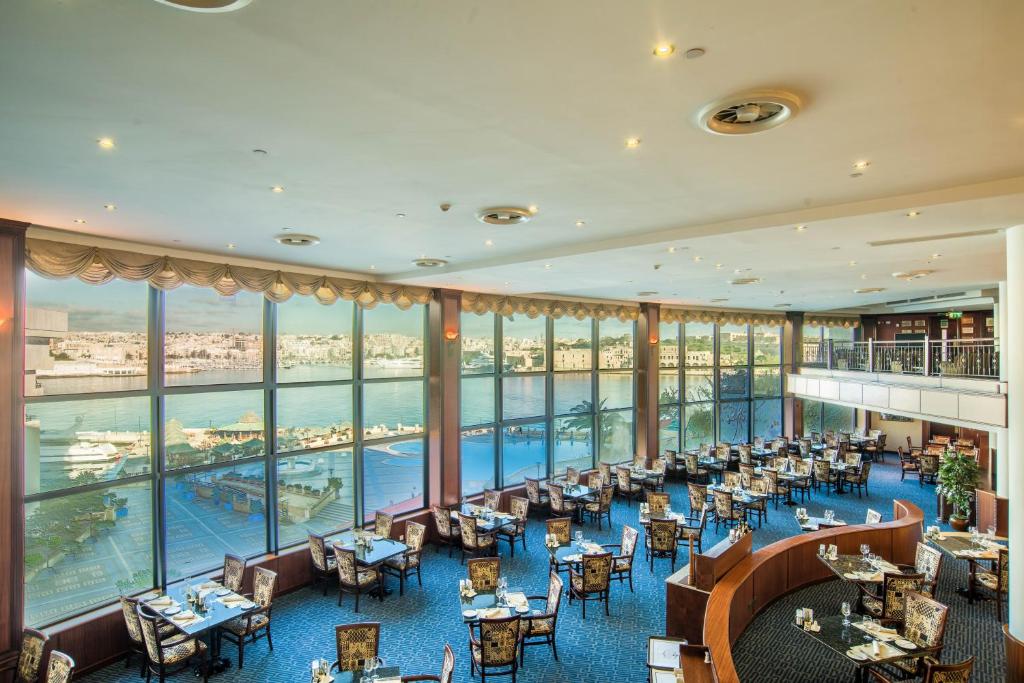 Grand Hotel Excelsior Photo 16