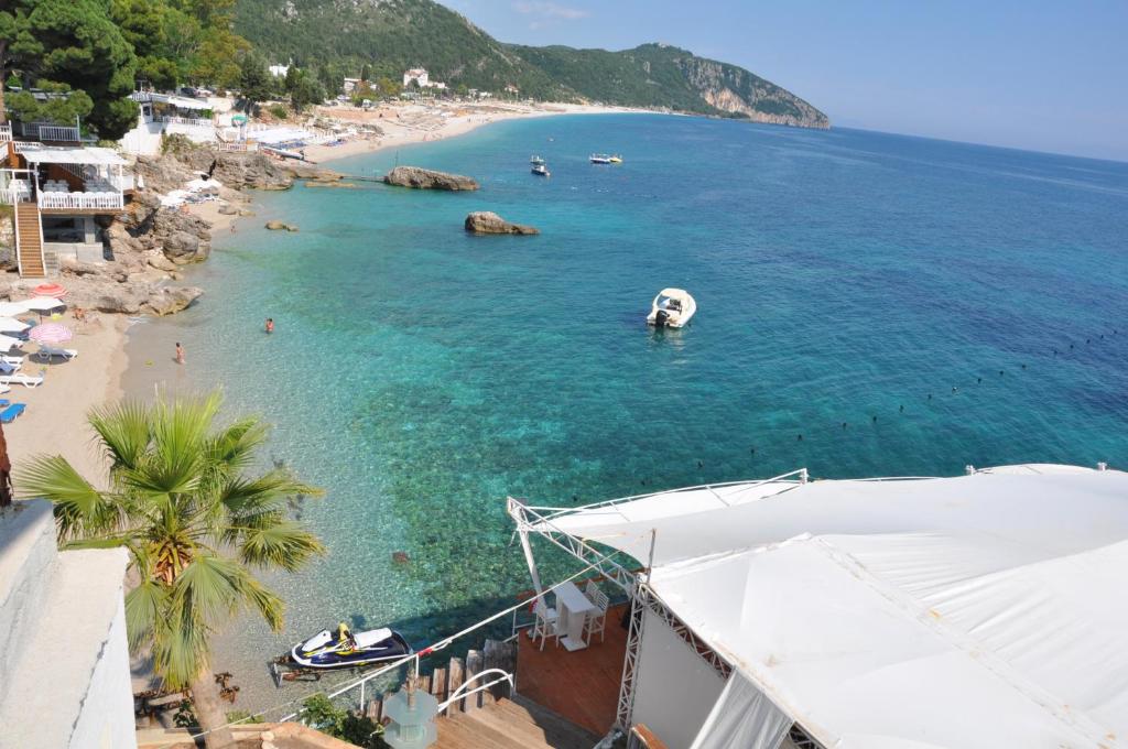 Guesthouse Riviera "XH&M" Dhermi photo