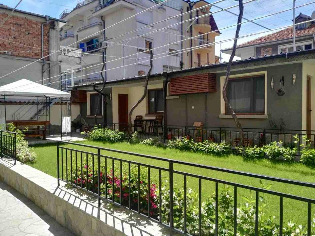 Guest House Ofilovi photo