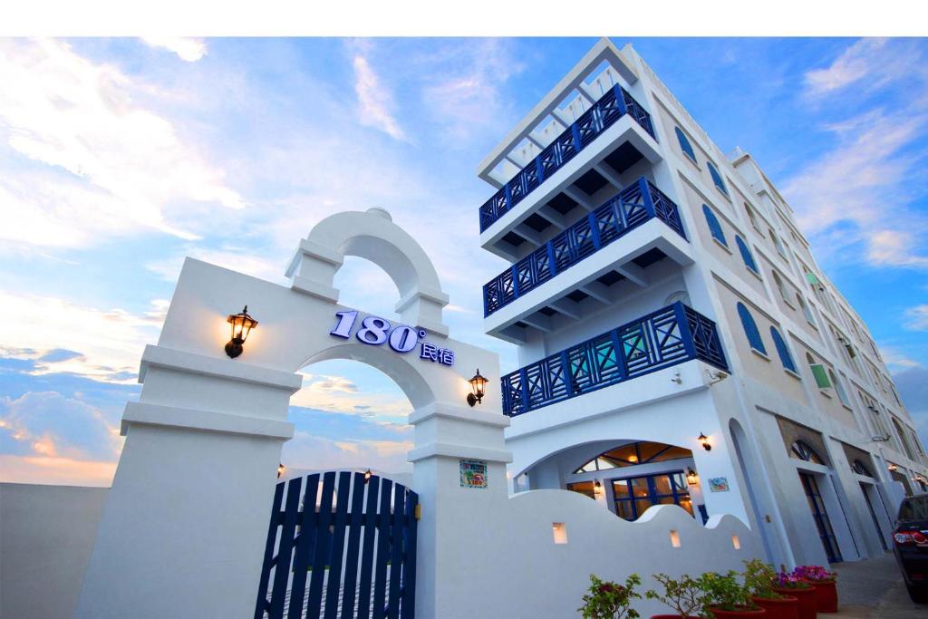 180 Beach Front Villa