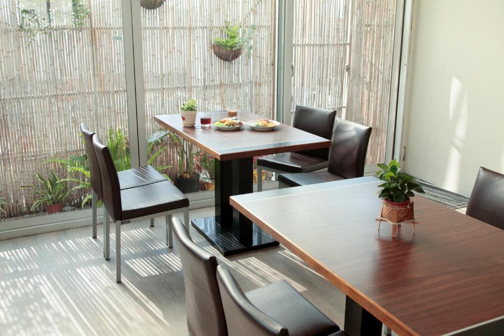 Cambridge Hotel Yung Kong