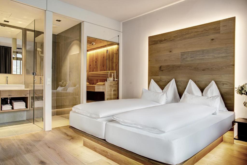 Seehotel Bellevue photo