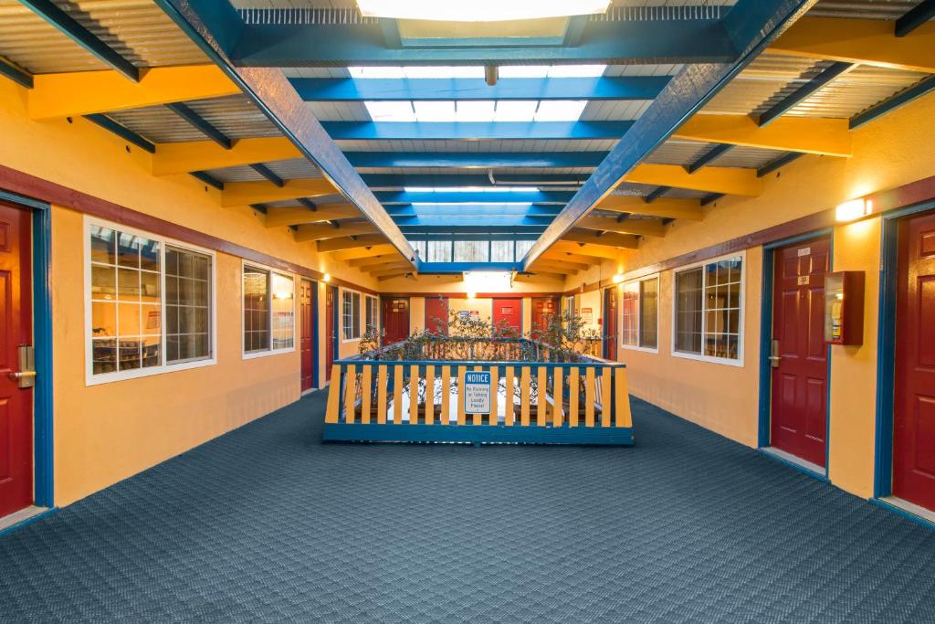 Eureka Town House Motel - Historic Old Town photo