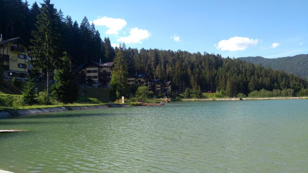 FATRAPARK 1 U SOVICKY studio, kuchynka, kupelna,s balkonom gratis parkovanie v podzemnej garazi photo