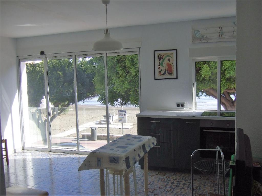 Beachfront House - 4