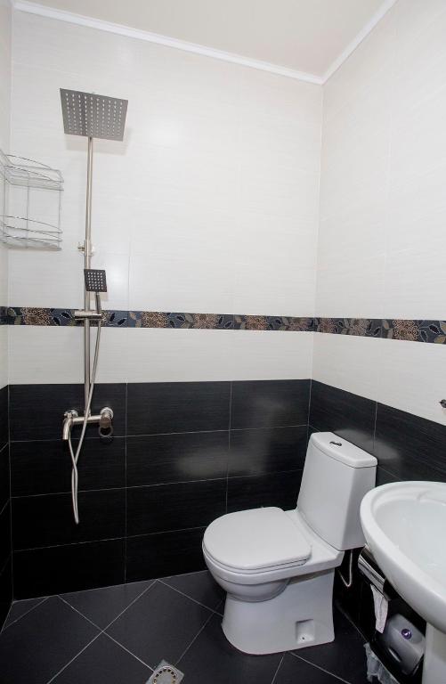 5 Rooms photo