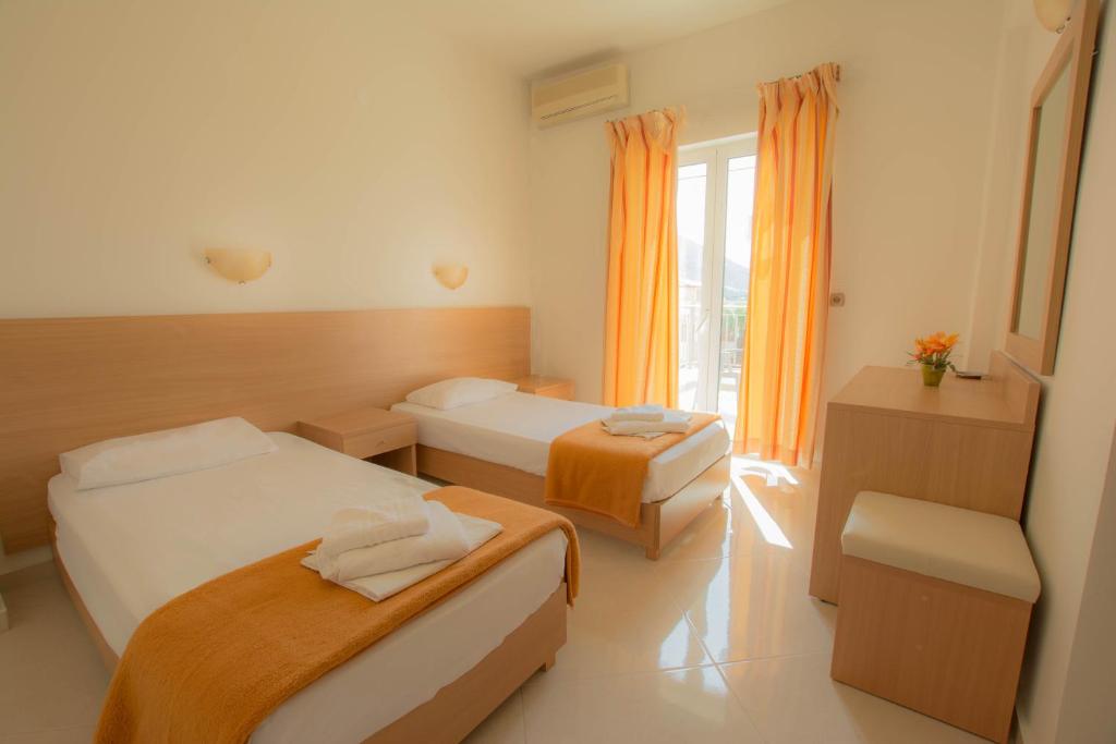 Frixos Hotel
