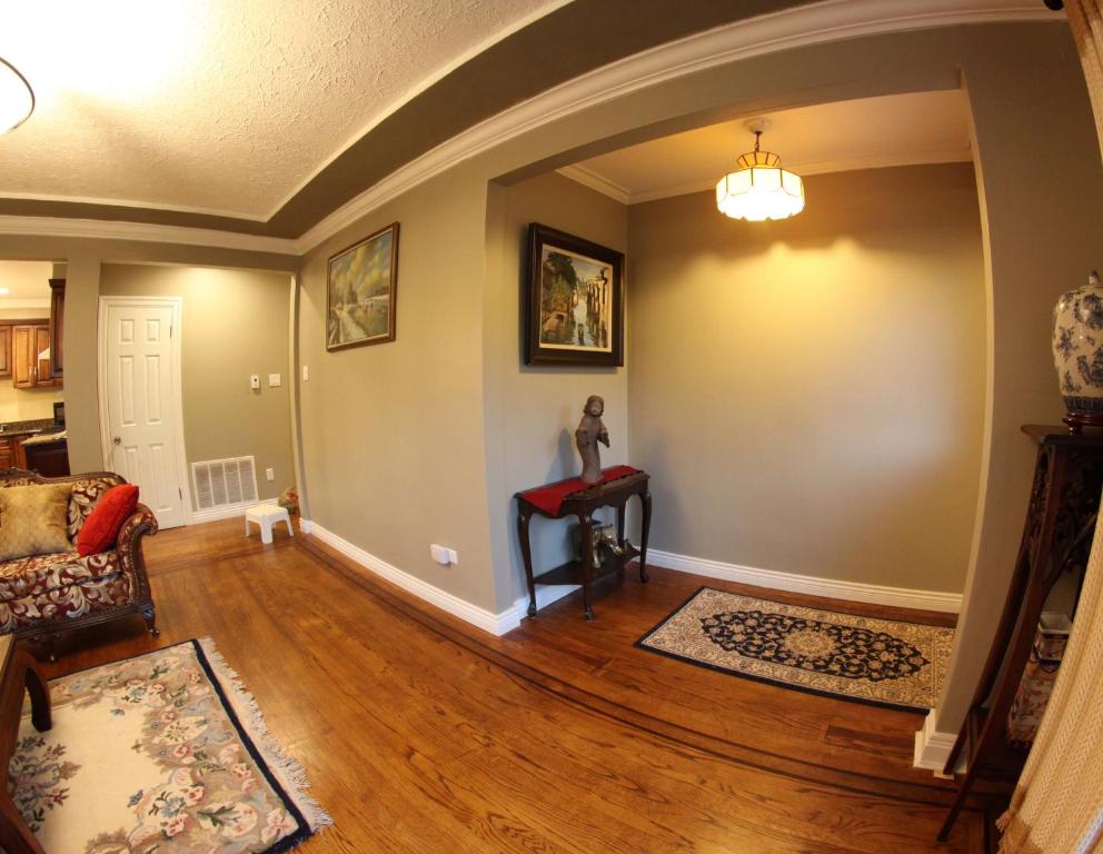 Semi Centre House photo