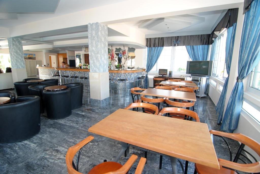 Bar/lounge, Zeus Hotel in Kos Island