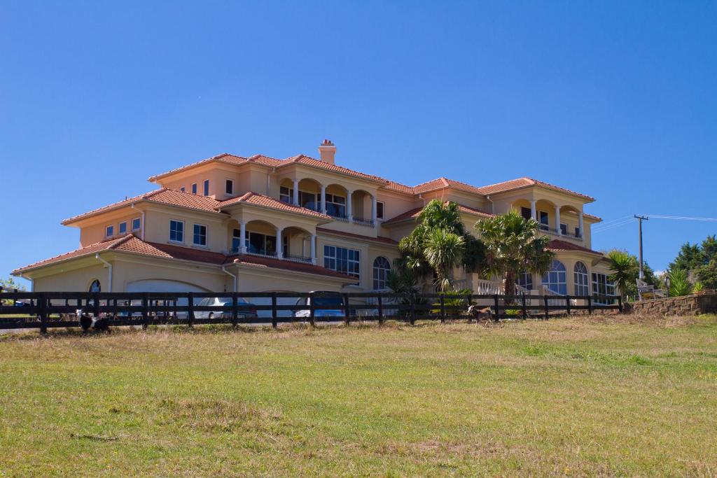 Hotels in Pirongia, New Zealand price from 78 of Hotels