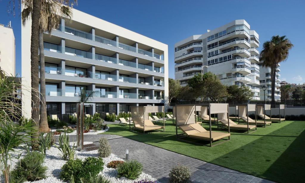 Medplaya Hotel Pez Espada — Hotel building in Torremolinos, Andalusia