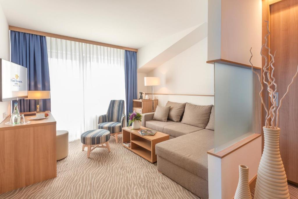 Junior Suite mit Balkon und seitlichem Meerblick