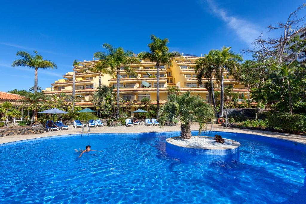 Apartamentos Tigaiga Suites — Swimming pool in Puerto de la Cruz, Canary Islands