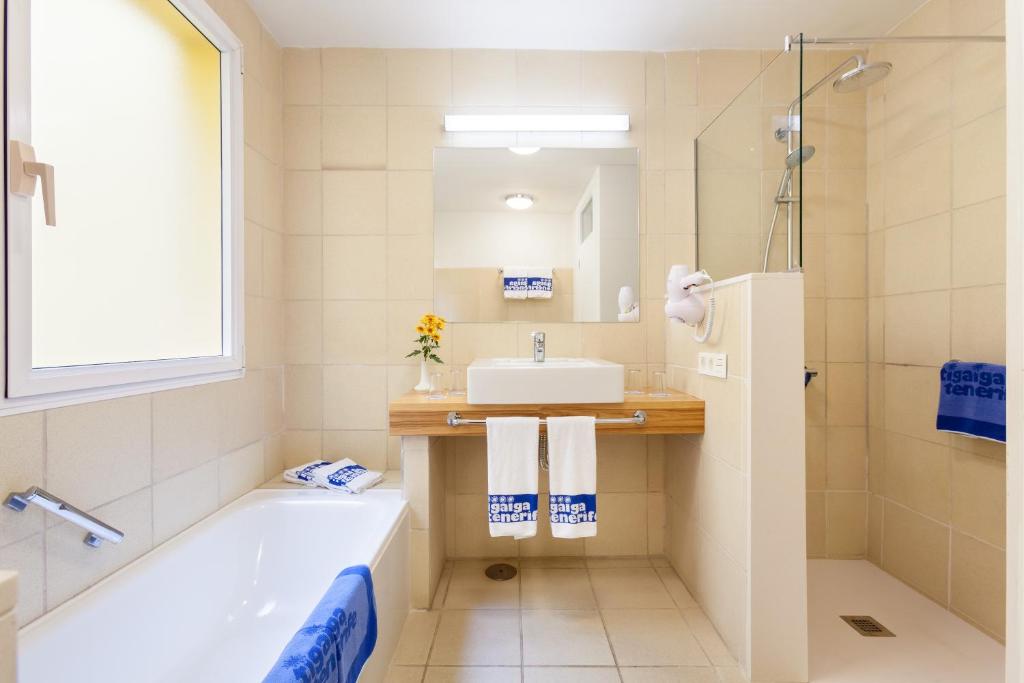 Apartamentos Tigaiga Suites — Hotel rooms in Puerto de la Cruz, Canary Islands