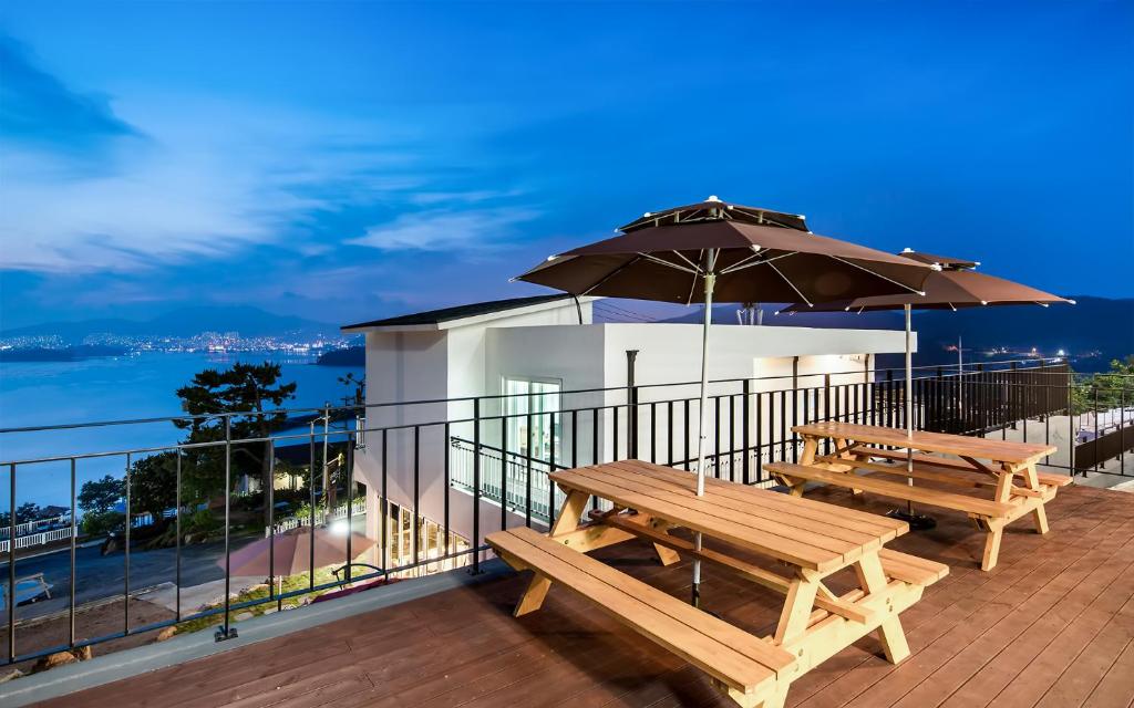 Yeosu Blooming Pension photo