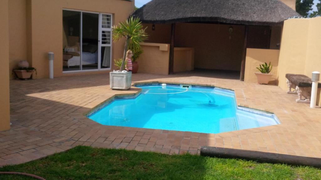 Vacation Rentals and Holiday homes in Table View, South Africa price