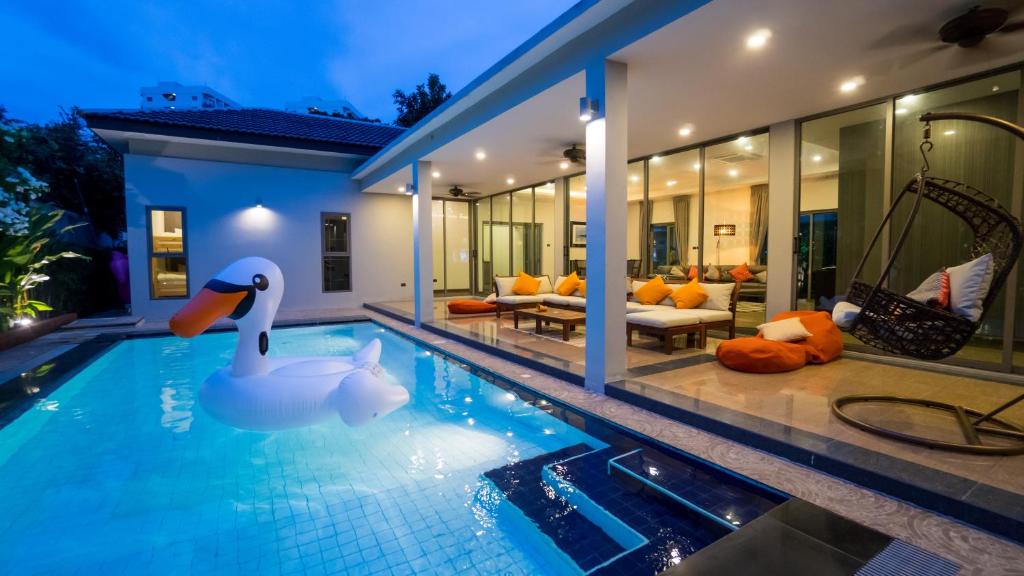 Swimming pool