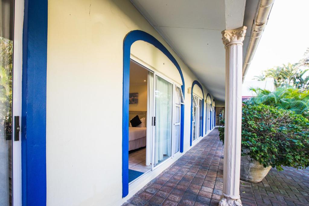 Entrance, Santorini Guesthouse in East London