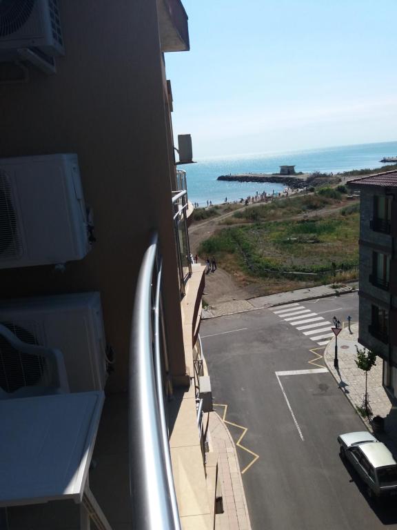 Golden Sea View Apartments 1 photo