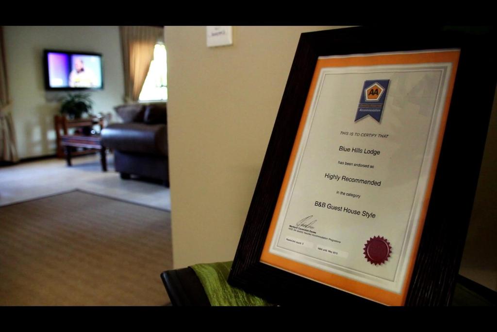 Shared lounge/TV area