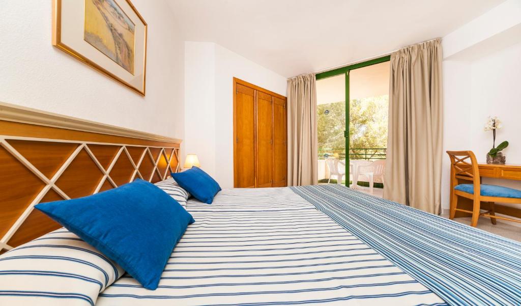 Globales Nova — Hotel rooms in Palma Nova, Balearic Islands
