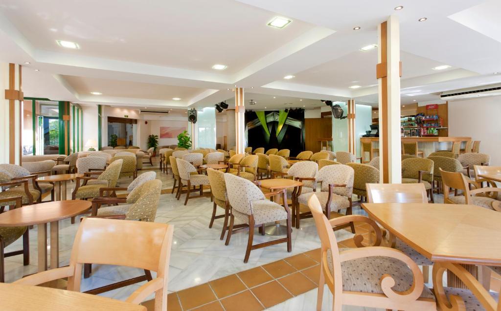 Globales Nova — Restaurant & bars in Palma Nova, Balearic Islands