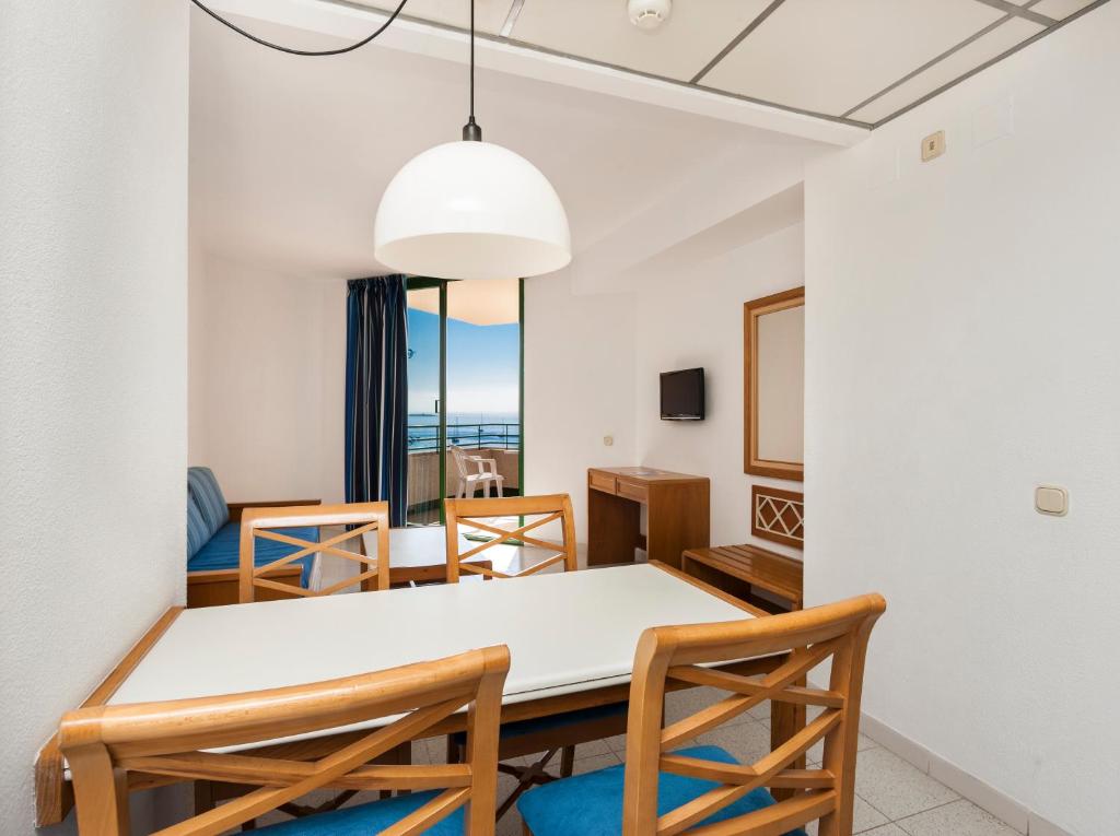 Globales Nova — Hotel rooms in Palma Nova, Balearic Islands