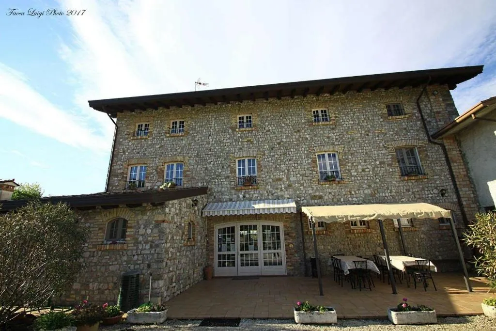 Albergo Julienne, hotel in Arba