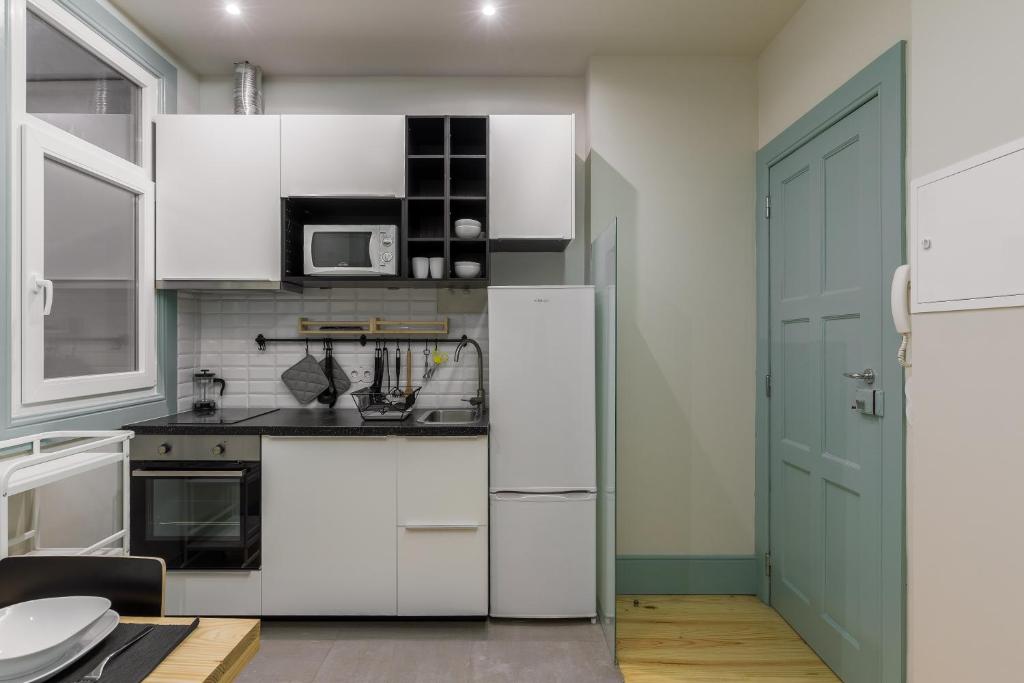 Kitchen, Santa Catarina 652 in Porto