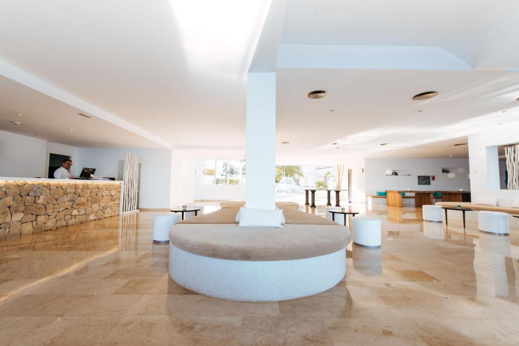 Sentido Fido Punta del Mar Hotel & Spa - Adults Only — Santa Ponca, Balearic Islands