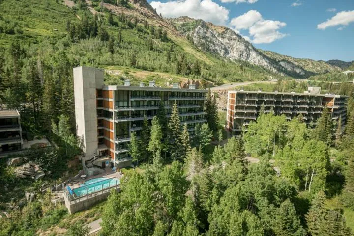 Inn at Snowbird, hotel in The Cliff Lodge