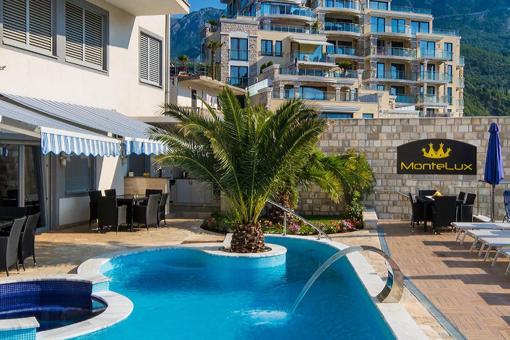 Montelux Apartments - 4