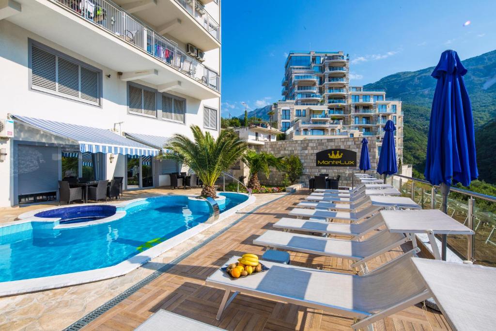 Montelux Apartments - 2