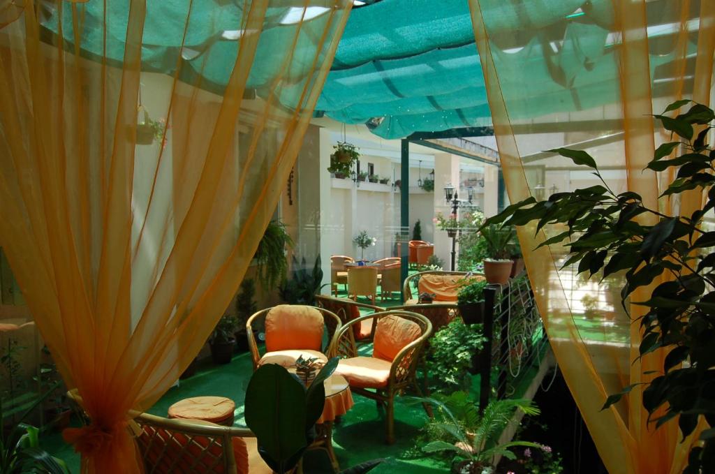 クニャージ ボリス ホテル - Dining image