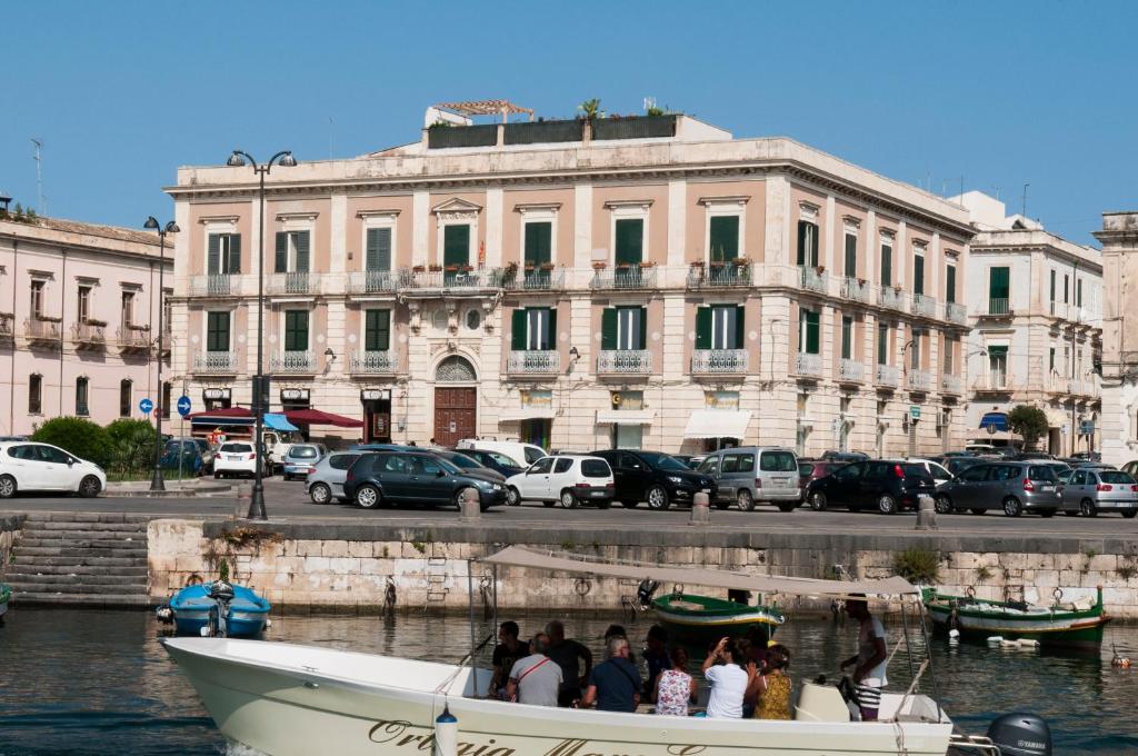 Ortigia Exclusive Apartment - 2