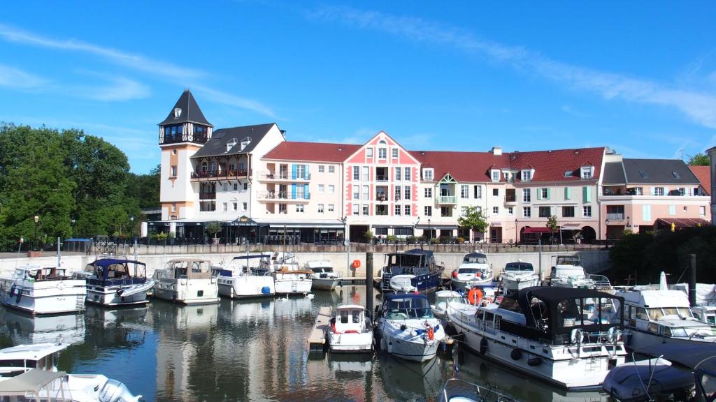 Studio Port Cergy — Hotel in Cergy