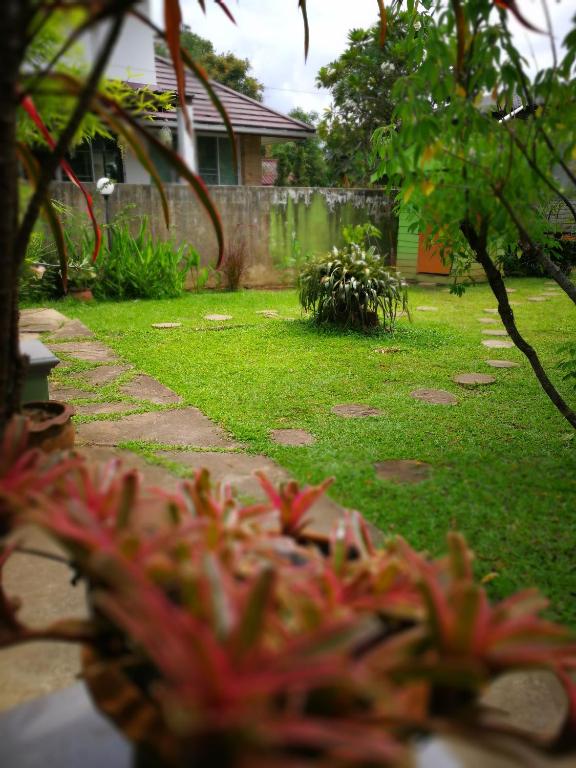 Baan Bua Guest House photo