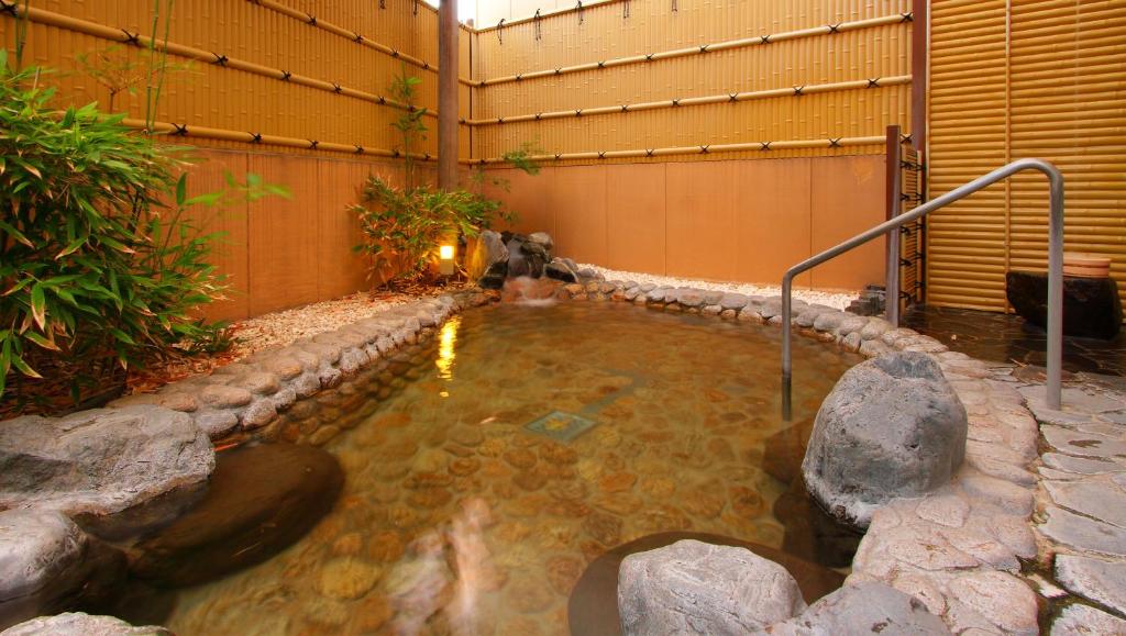 Hot spring bath